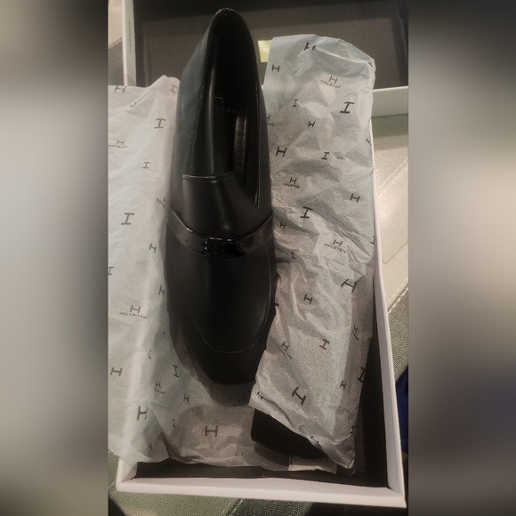 H Halston Vincent Loafer NIB sz 7, Black - Picture 4 of 4
